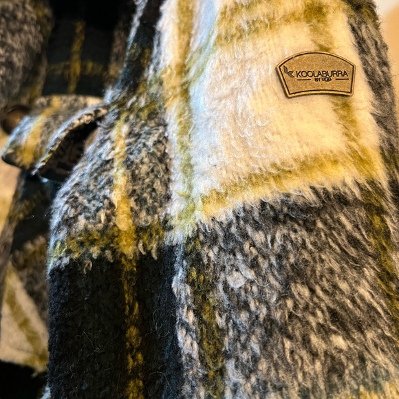 Koolaburra by Ugg Plaid Coat with Sherpa Collar - Picture 7 of 8